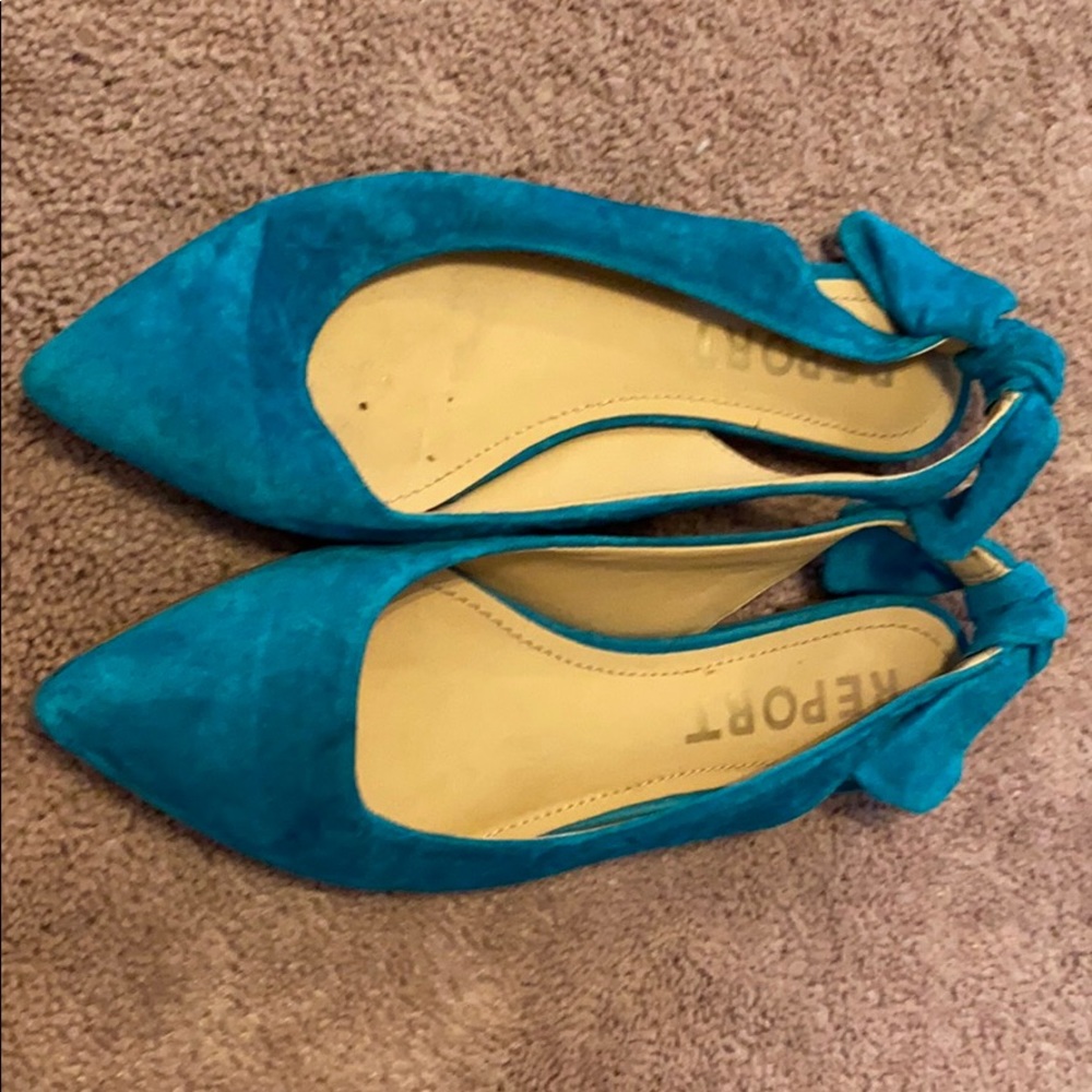 Report small heel shoe